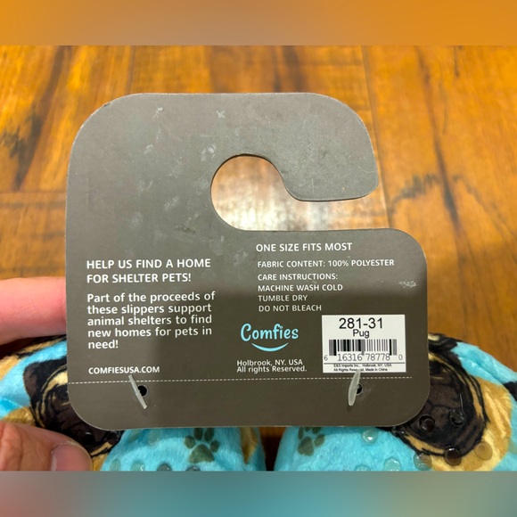 NWT Comfies Sherpa Pug Dog Paw Print Slippers, Blue and Tan, One Size - Picture 5 of 6